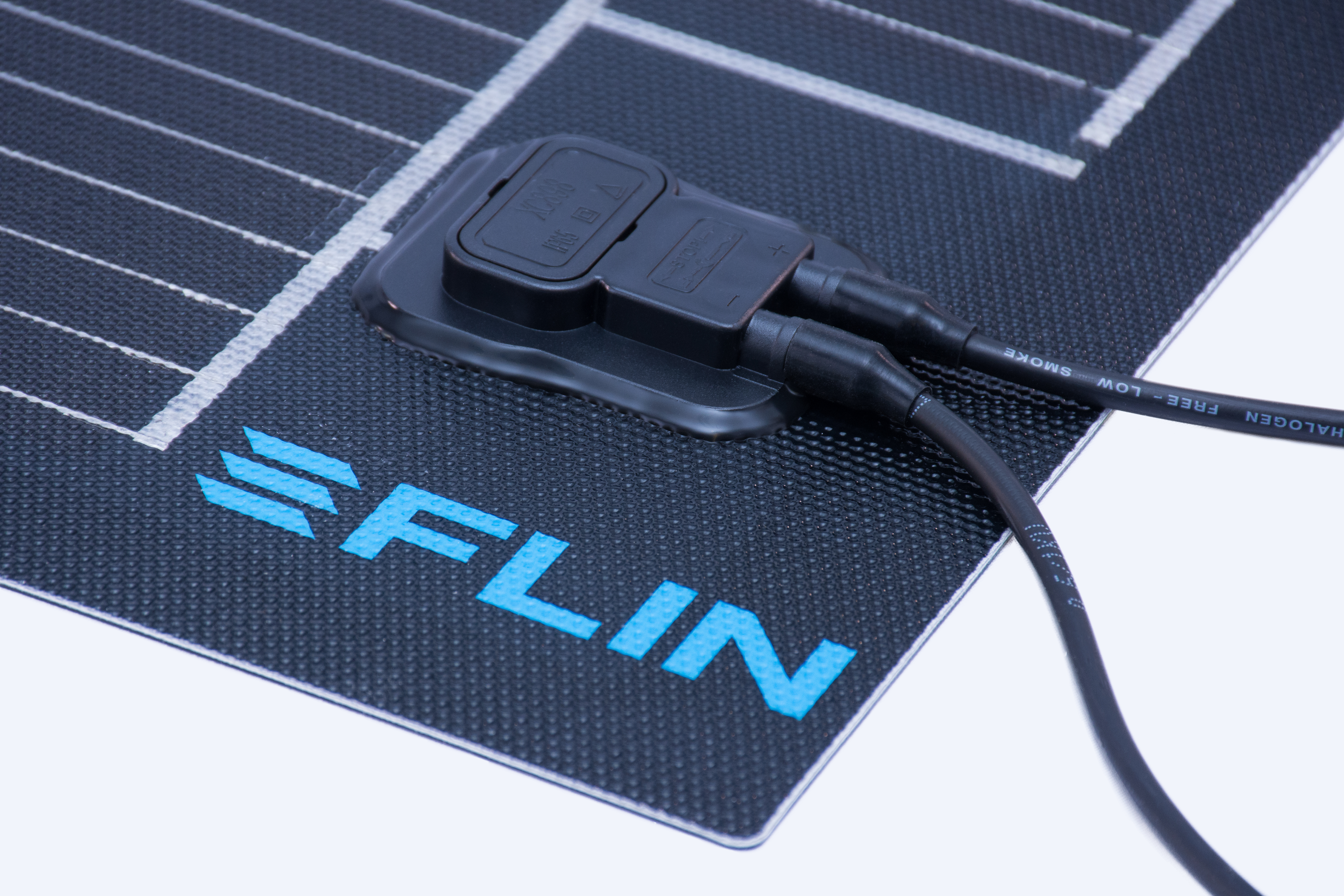 FLINfix solar module cable in the front